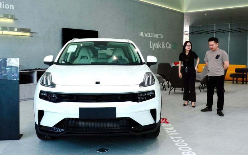 Đa dạng các mẫu xe được trưng bày trực tiếp