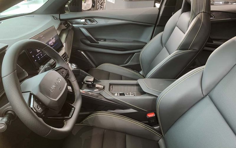 Nội thất xe tiện nghi mang đến trải nghiệm thoải mái cho quý khách hàng